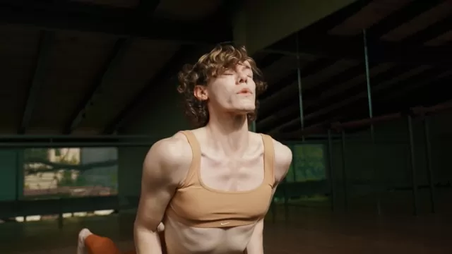 Video Ad Ballet Combat